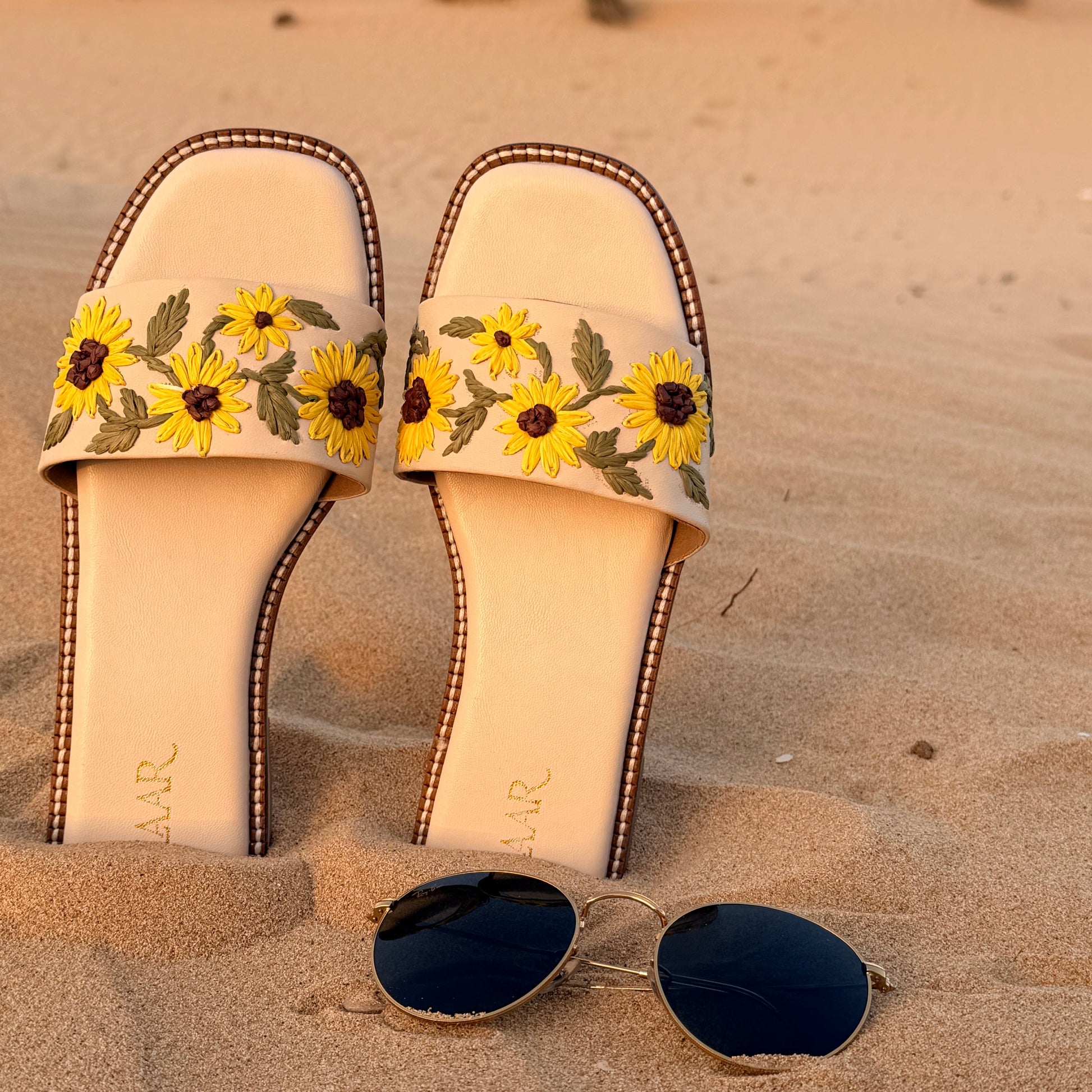 Off-White Sunflower Flats